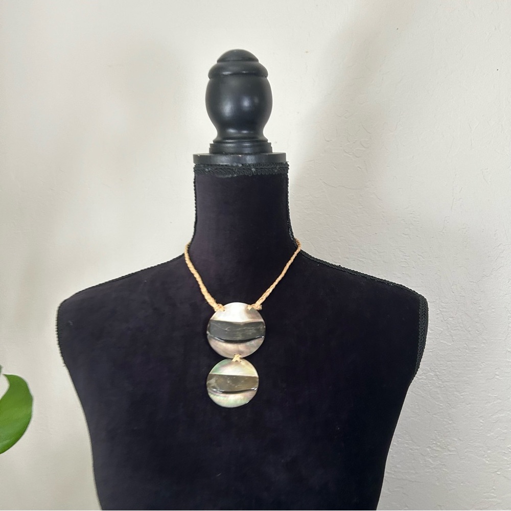 Shell Choker Medallion Necklace